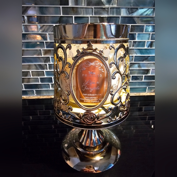 Bath & Body Works Disney Princess Royal Lamp for 3-Wick Candle NEW - Picture 2 of 6